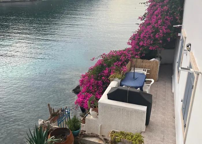 Дом отдыха La Casa Sulle Rocce House On The Rocks Асос