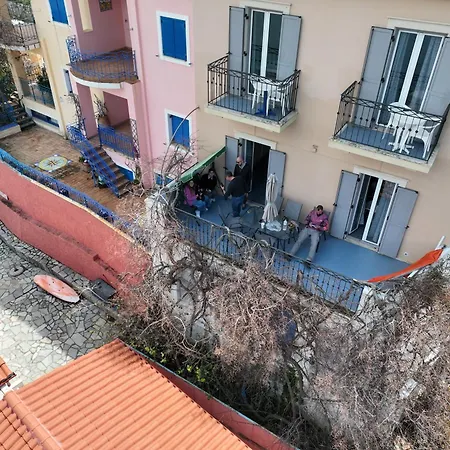 La Casa Sulle Rocce House On The Rocks בית נופש